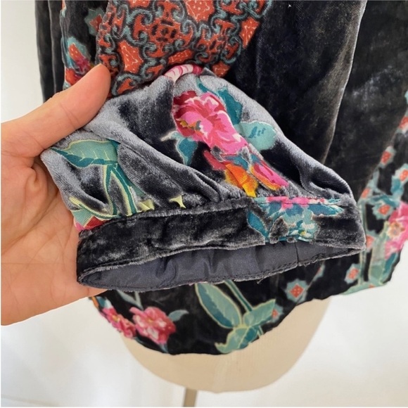 Johnny Was beautiful bohemian velvet floral blouse NWT - Picture 6 of 13